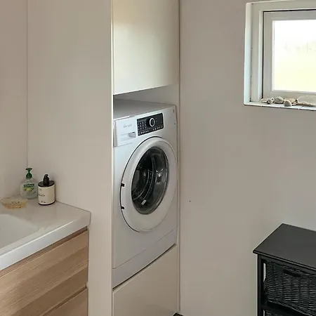 2 Bedroom Cozy In